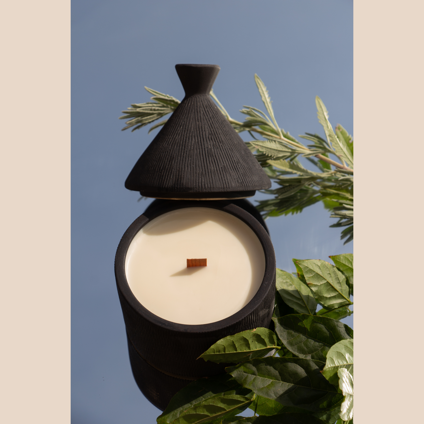 Tajīne Candle in Terracotta - Black